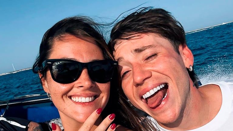 Paulo Londra junto a su novia Martu Quetglas en Ibiza.
