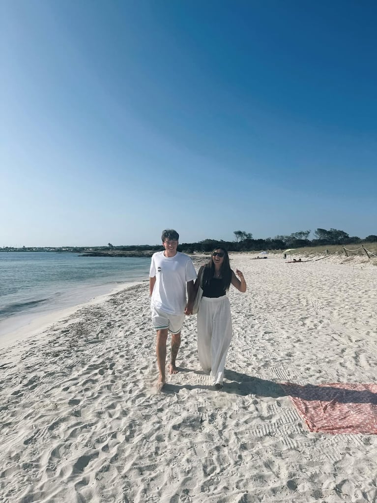 Paulo Londra y Martu Quetglas durante sus vacaciones en Ibiza.