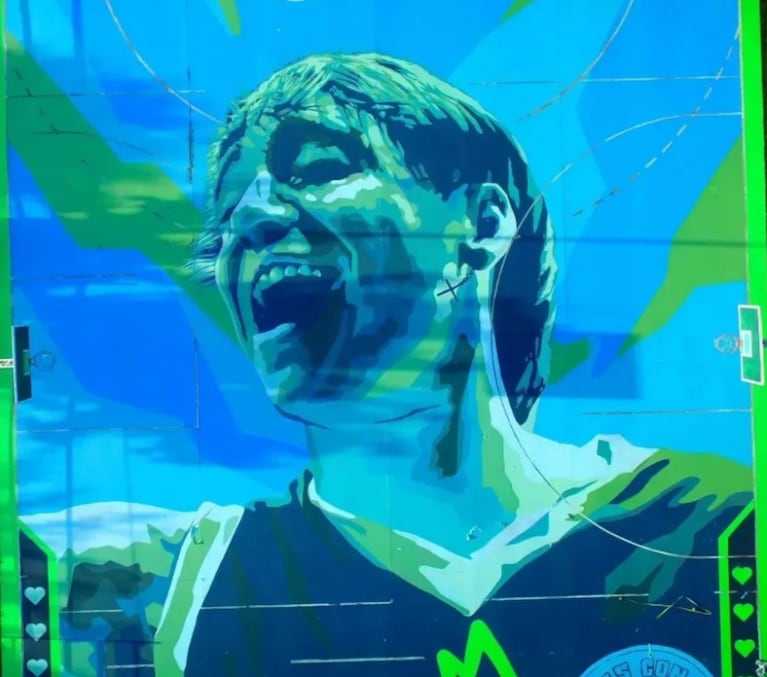 Paulo Londra y un mural gigante por su regreso en un polideportivo de La Calera