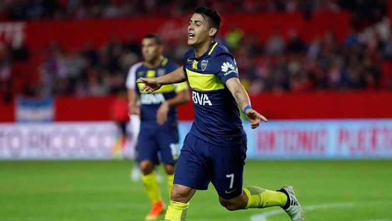 Pavón festeja su gol, que puso el 2-1 parcial para Boca.