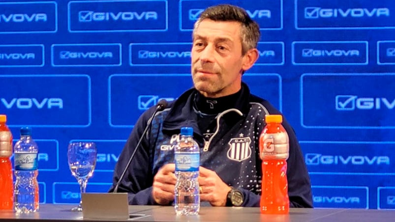 Pedro Caixinha habló de todo en conferencia de prensa. Foto: Agustín Burgi/El Doce.