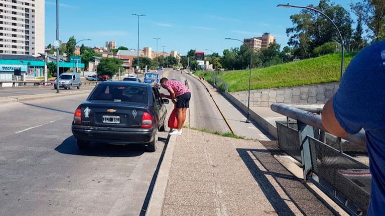 Peligro de caer al vacío desde un puente en la zona de la Terminal