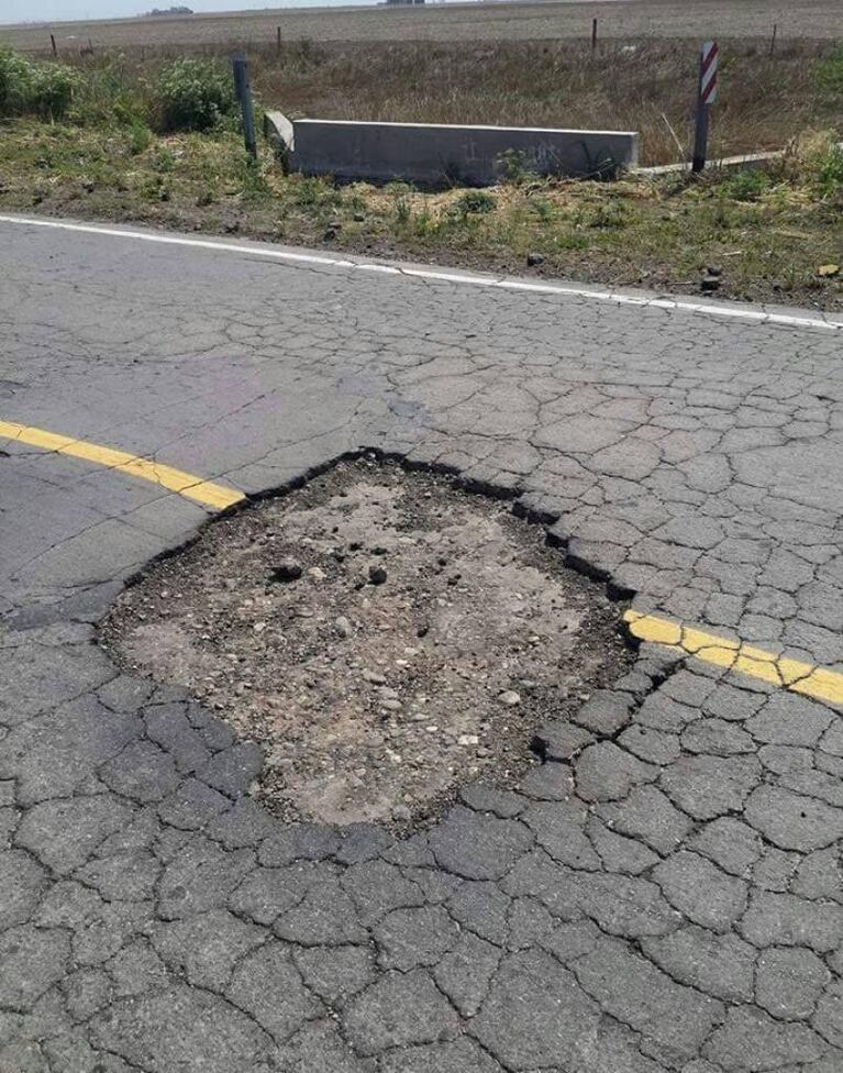 Peligro en la ruta E-79: grandes baches y accidentes