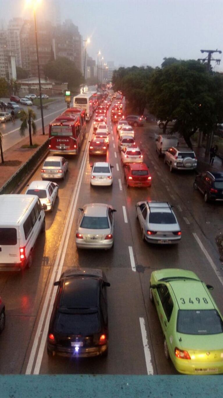 Peligro y abandono del Sólo Bus sobre Sabattini: Coniferal amenaza con asambleas