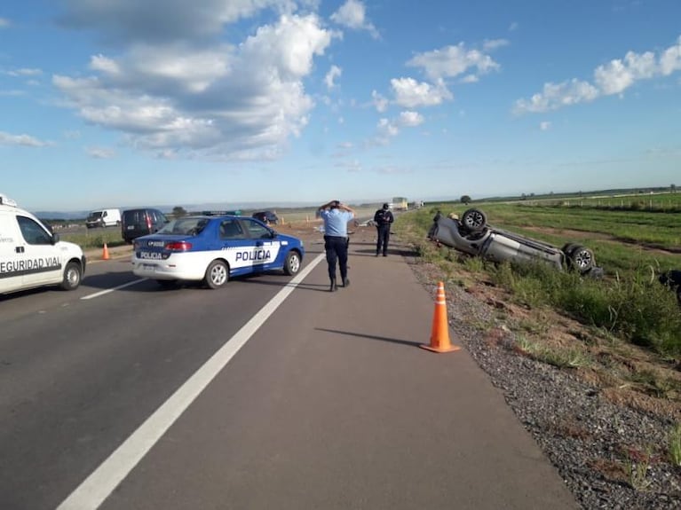 Perdió el control y tumbó en la variante General Paz: hay tres heridos graves