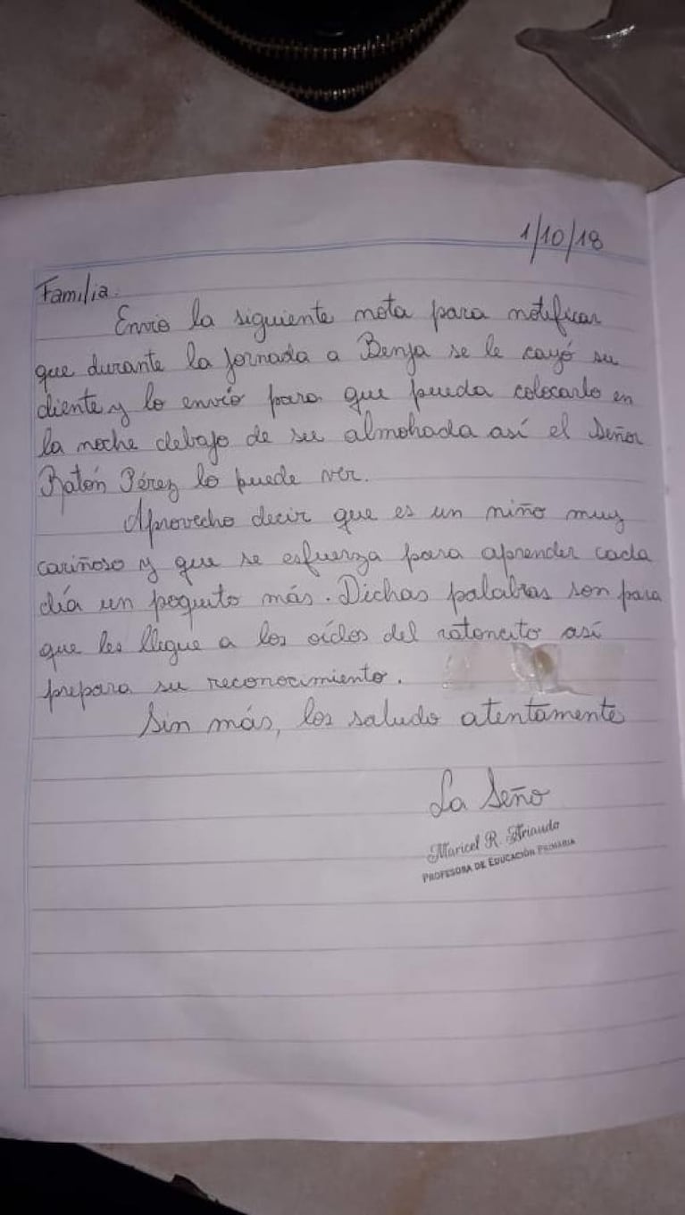 Perdió un diente en clases y la seño gestionó con el Ratón Pérez