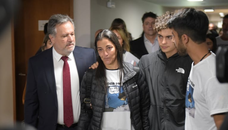 Pérez Moreno y la familia de Blas en el juicio. Foto de archivo.