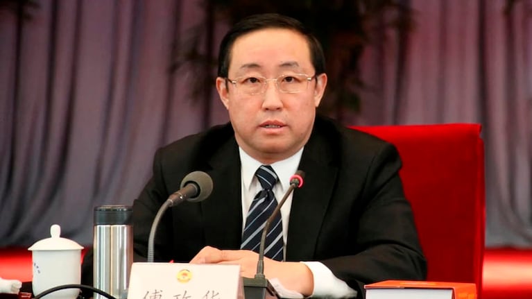 Perpetua y pena de muerte para un exfuncionario de China.