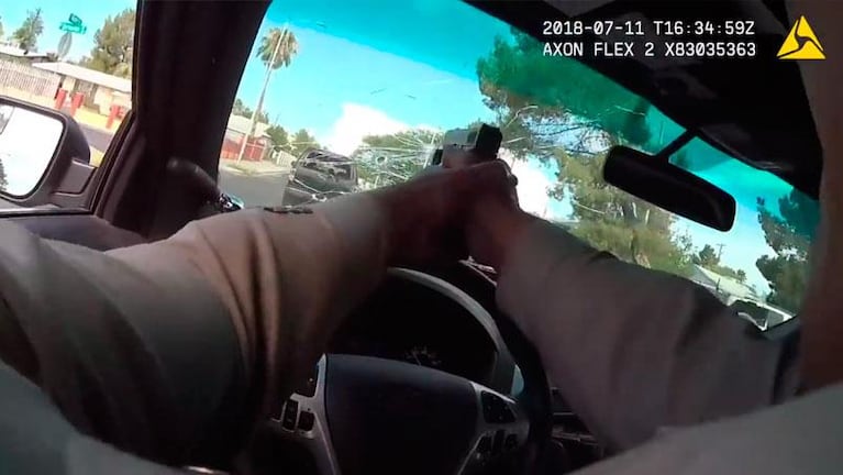 Persecución y tiros a matar: impactante video de un policía de Las Vegas