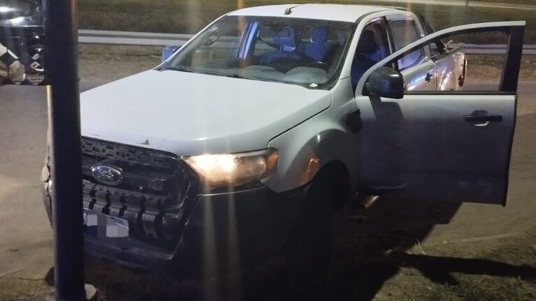 Persiguió y atropelló a uno de los motochoros que intentó robarle: ambos sufrieron lesiones