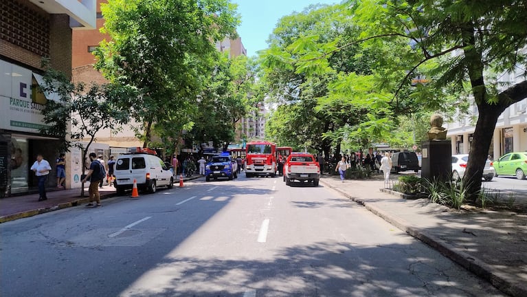 Persisten cortes de tránsito en el centro de la ciudad. Foto: Pablo Olivarez / ElDoce.