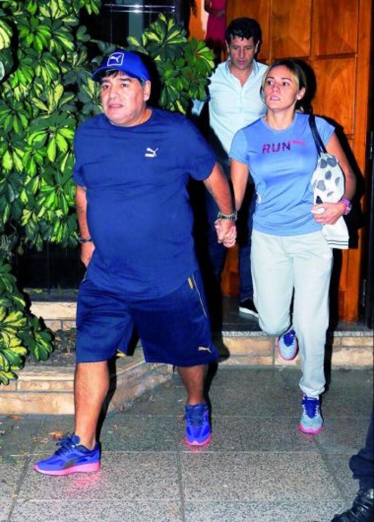 Pese a la operación, Maradona no logra bajar de peso