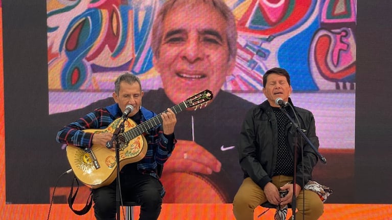 Peteco, Cuti y Roberto Carbajal en el living de Seguimos en El Doce