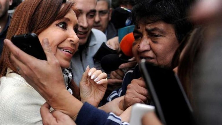 Piden la indagatoria de Cristina por la ruta del dinero K