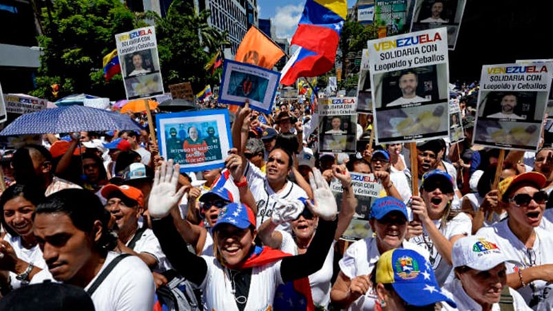 Pidieron por la liberación de López y Ceballos. (Foto: AFP)