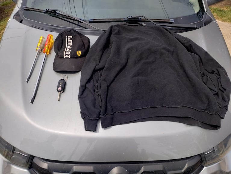 Pidieron un Uber y le robaron el auto en Córdoba: terminaron detenidos