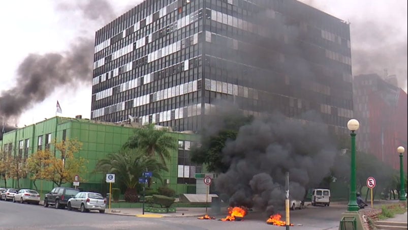 Piedrazos y agresiones en Epec.