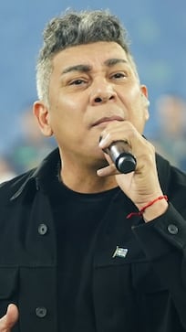 ¡Piel de gallina! La Pepa Brizuela deslumbró al entonar el himno en la previa al partido de la Selección en el Kempes