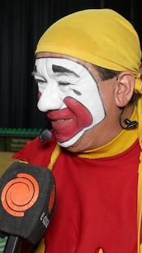 Piñón Fijo tras cantar con El Loco Amato en su baile de Atenas: “Me temblaban las piernas”