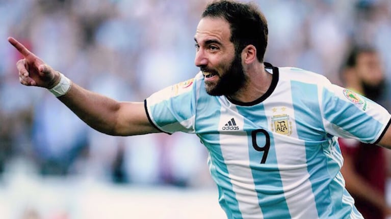 Pipa Higuain sorprendió con un cambio físico en una foto que se viralizó en las redes.