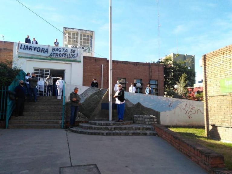 Piquete del SUOEM: quema de gomas y corte de calle pese a la cuarentena 