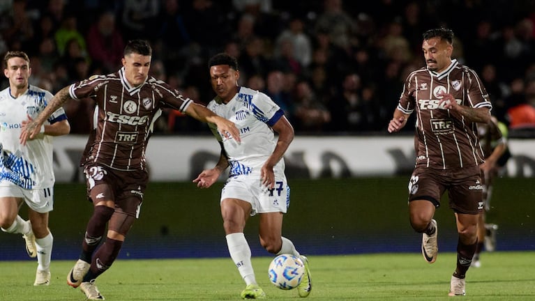 Platense-Talleres en Vicente López.