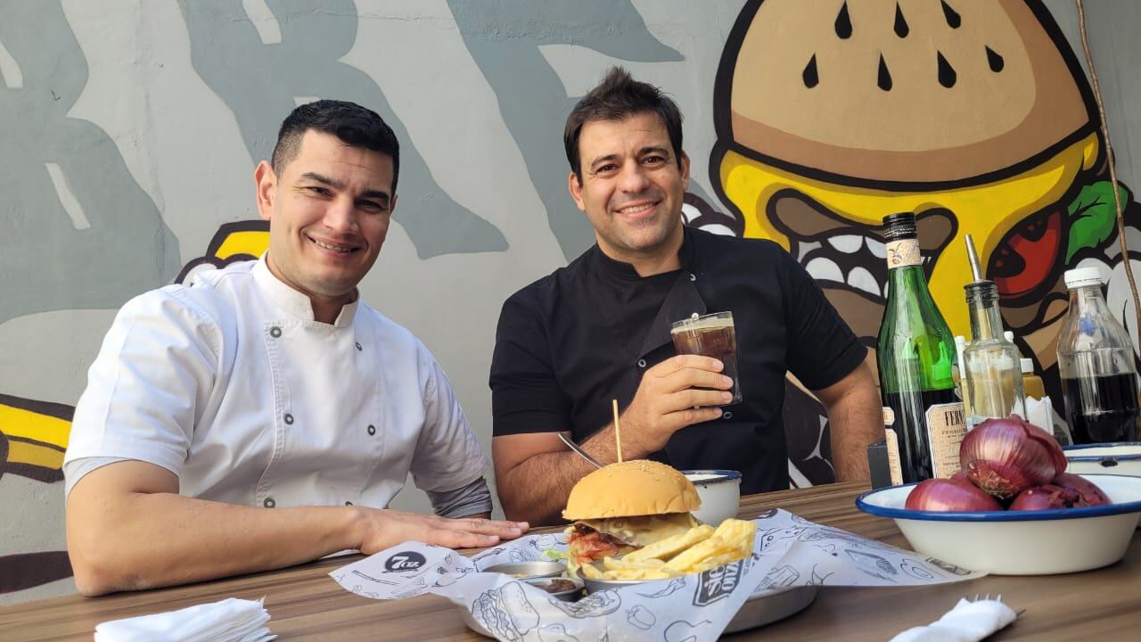 Podes disfrutar de la hamburguesa en sus sucursales de barrio Urca y General Paz.