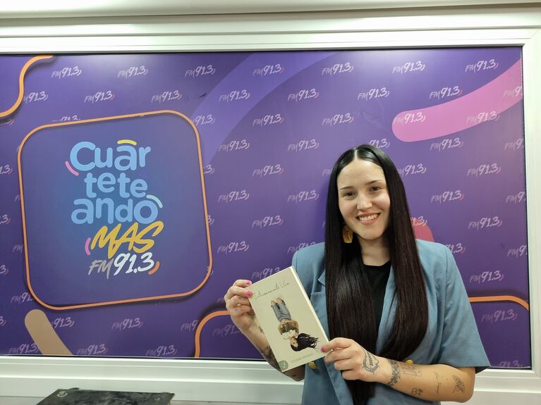 Poeta, música y luchadora contra el machismo en el cuarteto: Guada Escatena presentó su primer libro