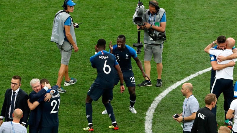 Pogba festejó a puro baile.