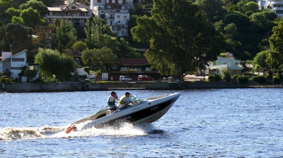 Polémica por una fiesta en el lago San Roque.