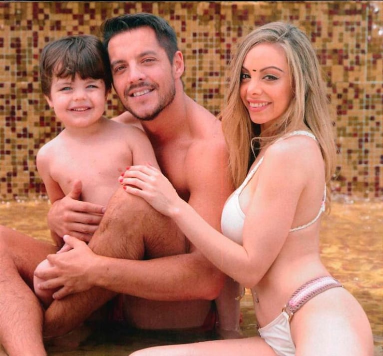 Polémicas fotos de Gisela Bernal: desnuda con su hijo