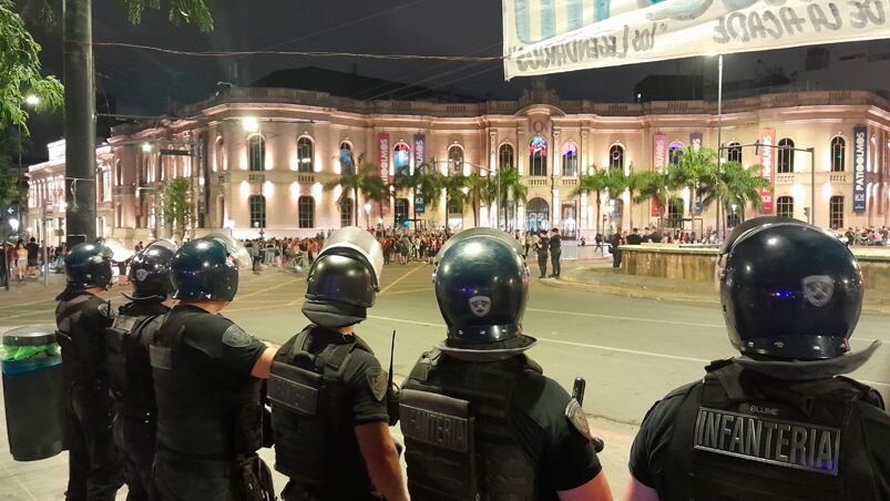 policia protesta milei cordoba