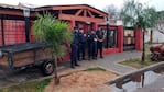 Policías allanaron la casa en barrio Estación Flores. Foto: Néstor Ghino / ElDoce.