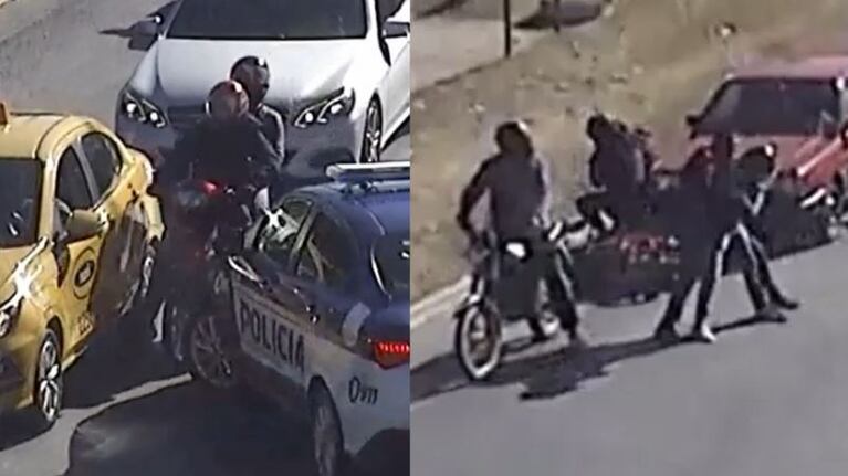 Policías tacklearon y atraparon a dos motochoros.