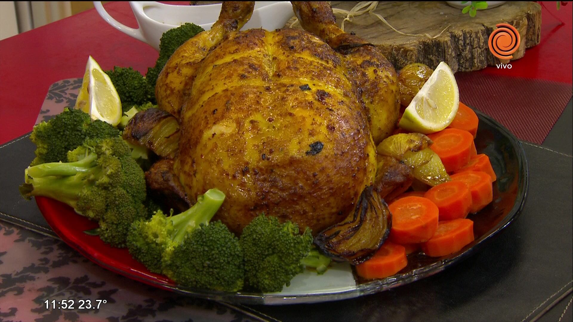 Pollo al horno con vegetales al vapor