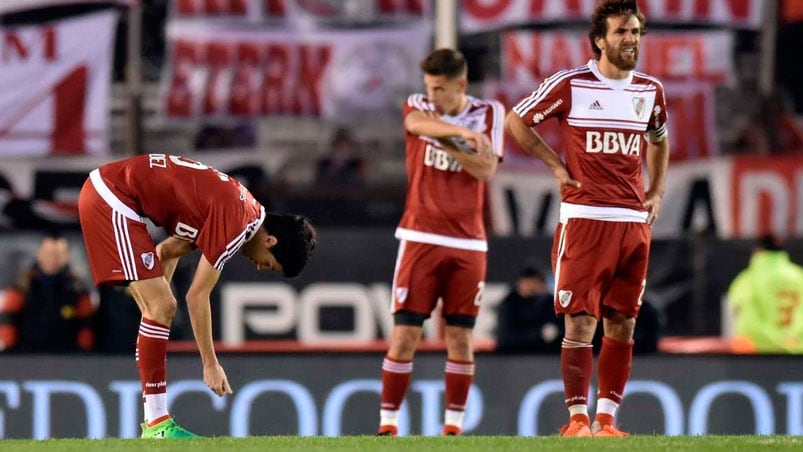 Ponzio y todo River lamentan la derrota.