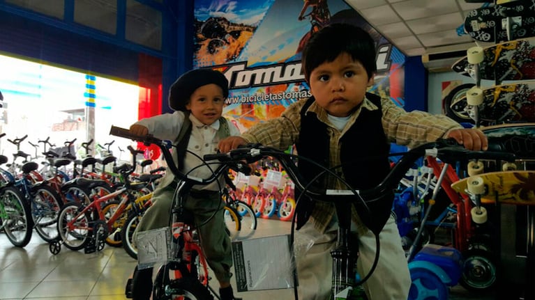 Por carisma y ternura, se ganaron una bici cada uno.