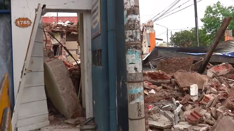 Por los daños, son varios los vecinos que no pueden volver a sus casas.