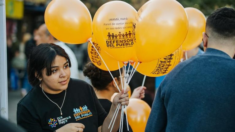 Por más protección de la identidad digital de menores