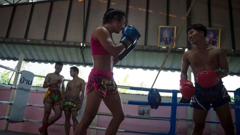 Por primera vez, una boxeadora transexual peleará en Francia