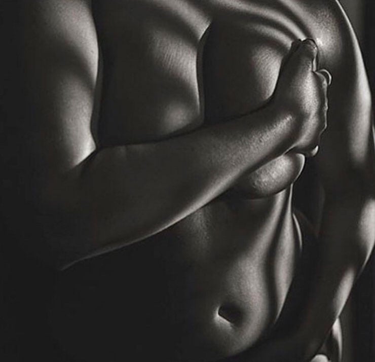 Posó desnuda y mostró sus celulitis. Foto: Mario Sorrenti/V Magazine