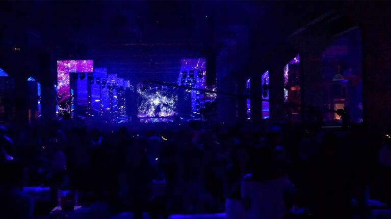 Postales de la fiesta electrónica.