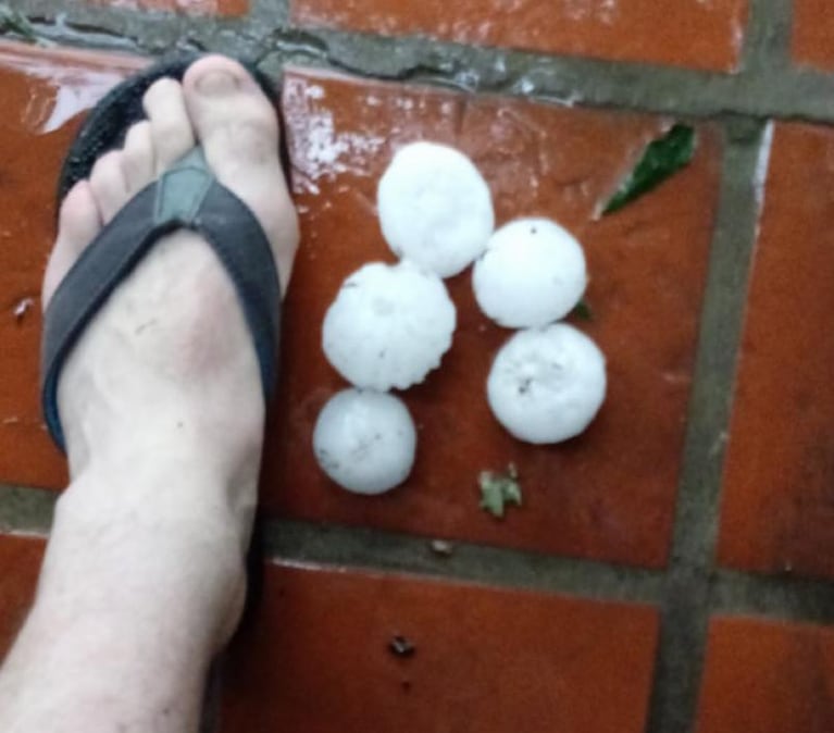 Potentes ráfagas, granizo y lluvias en Córdoba 