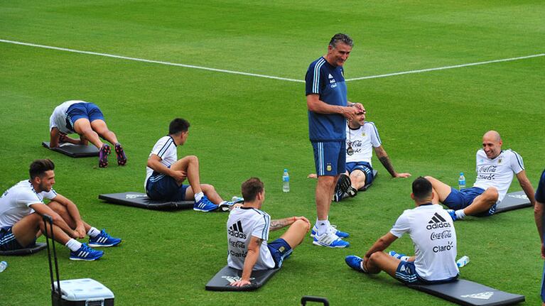 Practicando las sonrisas: en el entrenamiento en Brasil reinó el buen humor.