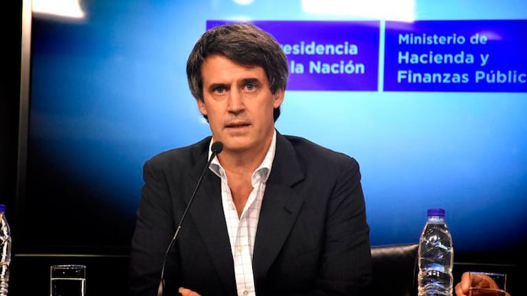 Prat-Gay anunció el fin del cepo.