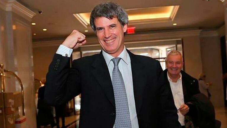 Prat Gay apretó el puño luego de la decisión judicial.
