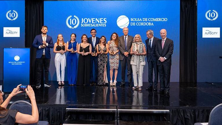 Premiaron a los 10 Jóvenes Sobresalientes de Córdoba 