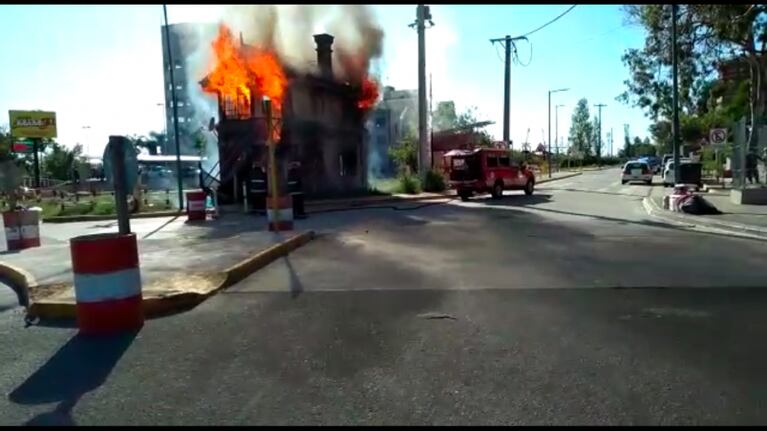 Prendió fuego ropa de niños e incendió la casilla que usurpaban dos familias