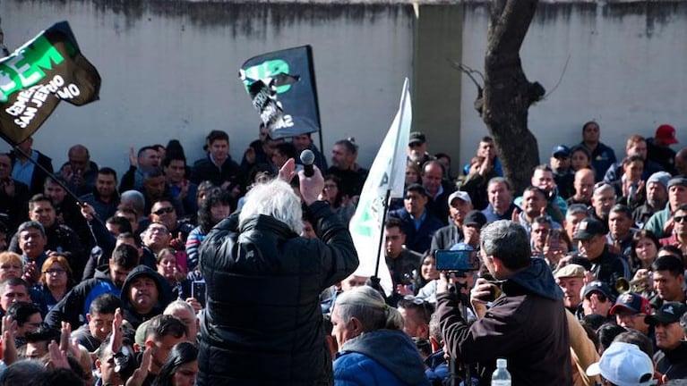 Protesta del Suoem: entre insultos, Daniele amenazó con un "quilombo"