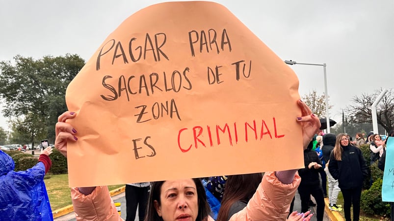 Protesta en Villa Allende por el falso veterinario que atacó a un perro.